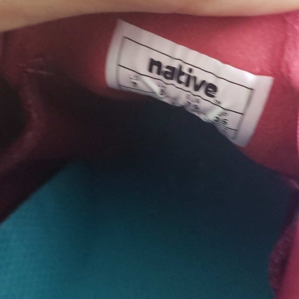 Native red sneakers size 7 women's - Picture 4 of 4